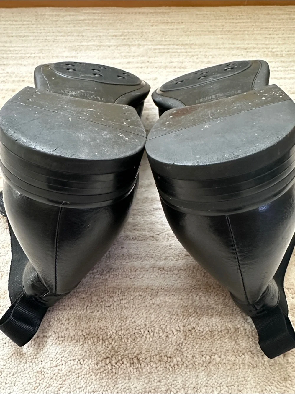 EUC Kenneth Cole Tully Chelsea Boot Black Leather Pebbled Size 11